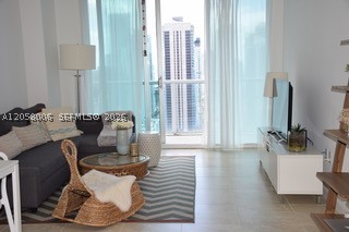 55 SE 6th St #3906W, Miami FL 33131