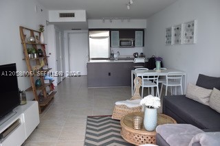55 SE 6th St #3906W, Miami FL 33131