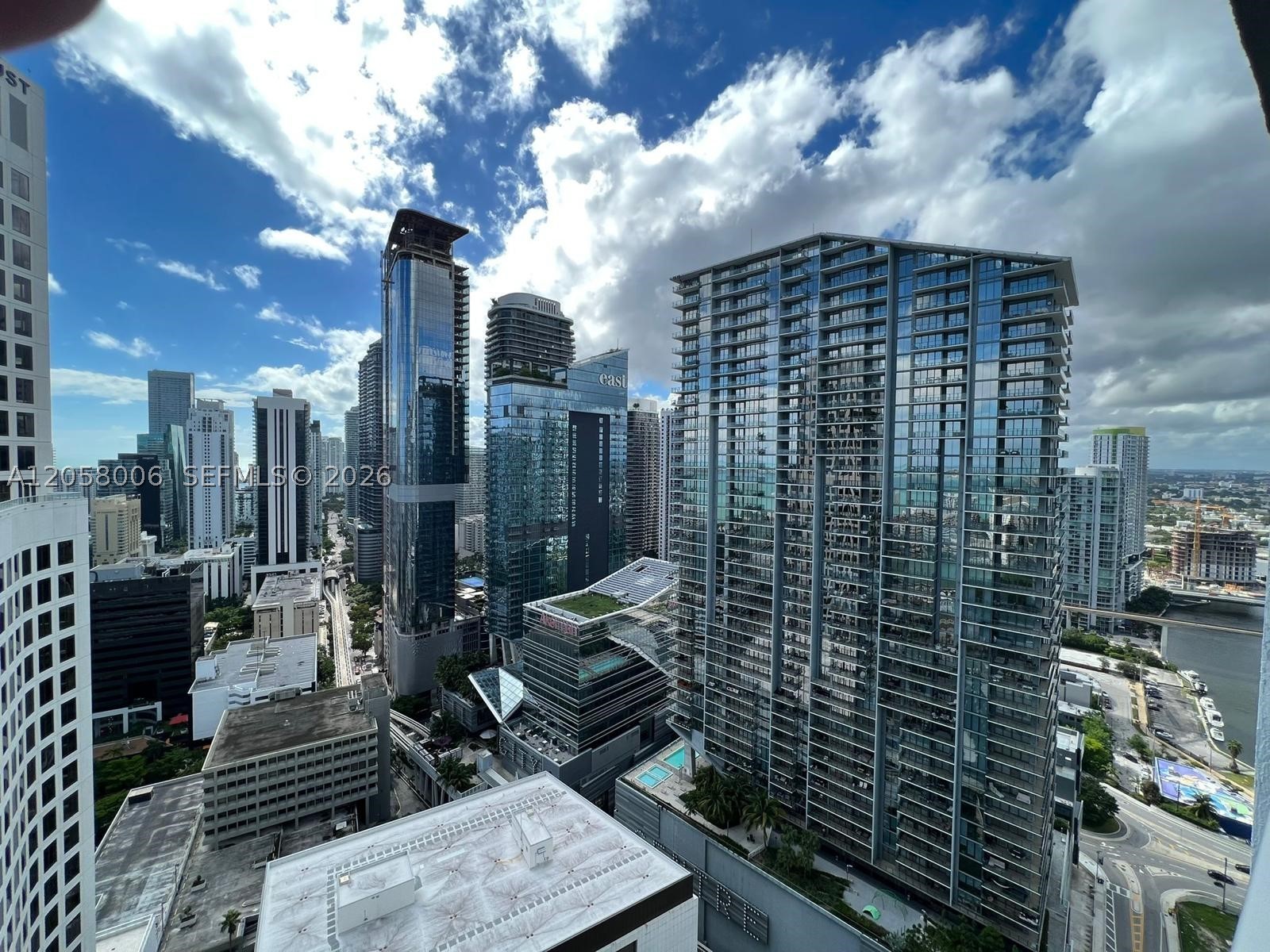 55 SE 6th St #3906W, Miami FL 33131