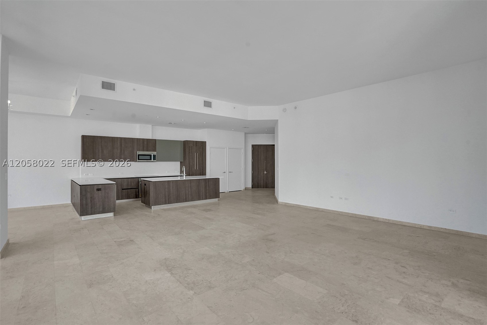 88 SW 7th St #4011, Miami FL 33130