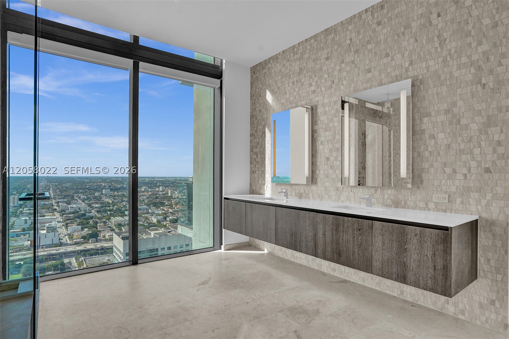 88 SW 7th St #4011, Miami FL 33130