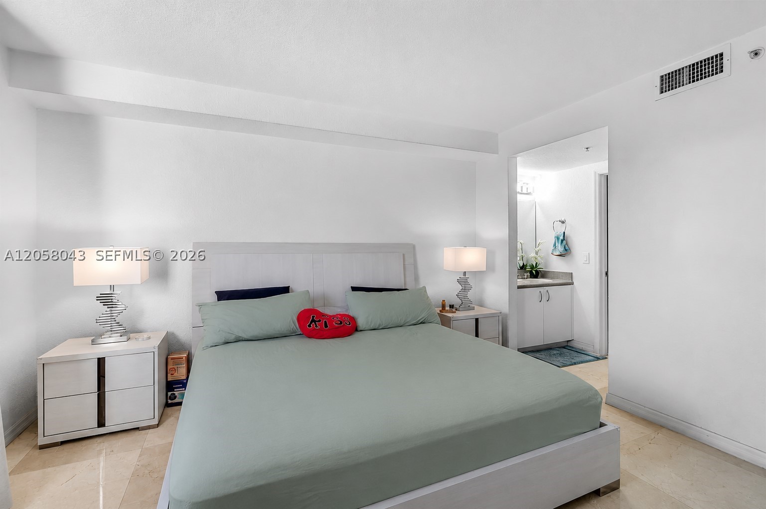816 NW 11th St #607, Miami FL 33136