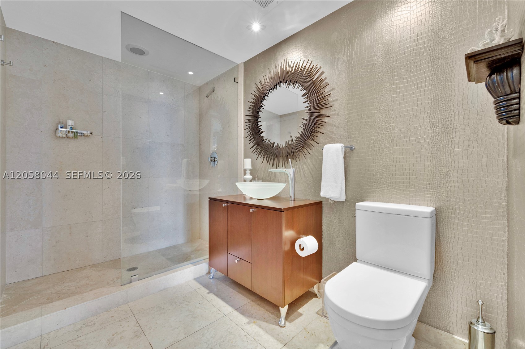 475 Brickell Ave #5013, Miami FL 33131