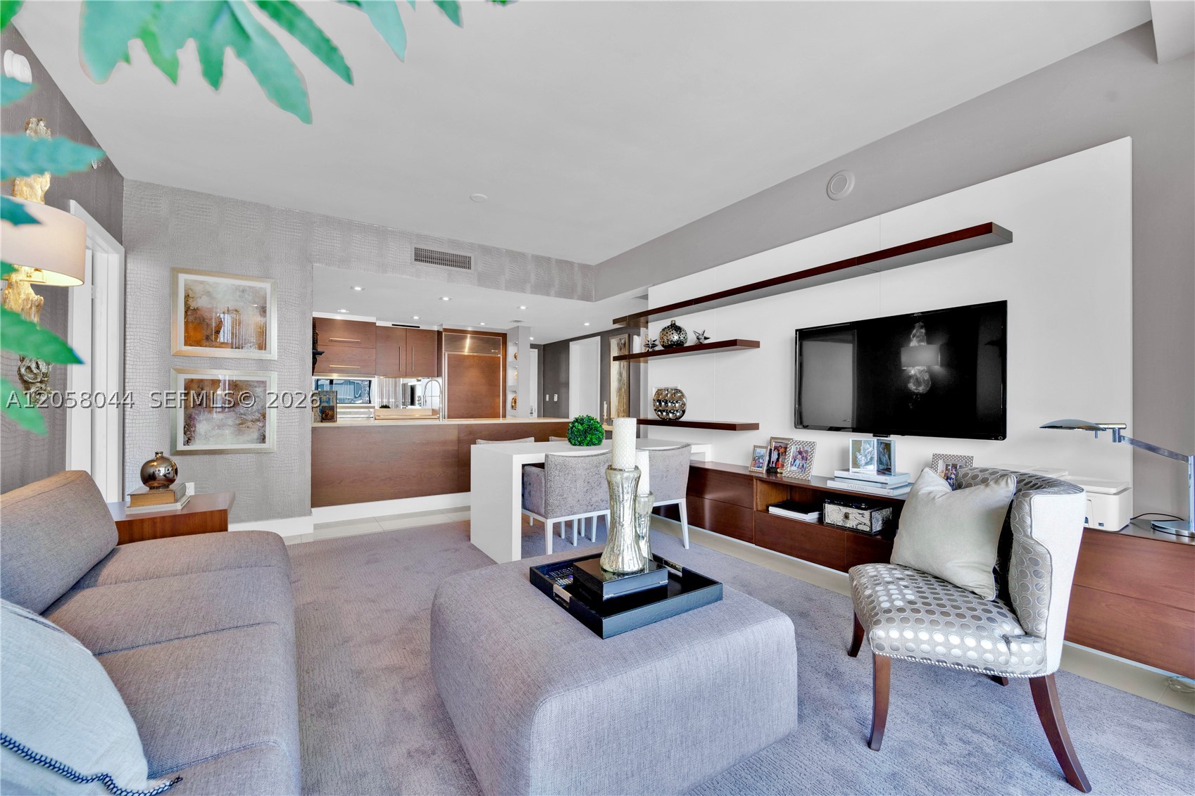 475 Brickell Ave #5013, Miami FL 33131