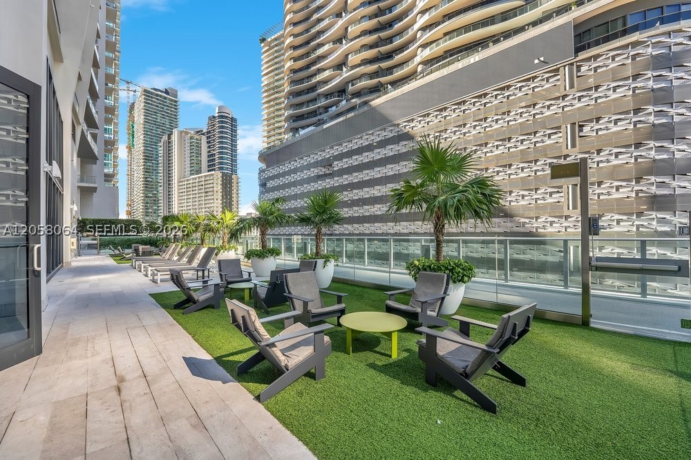 1010 Brickell Ave #1810, Miami FL 33131
