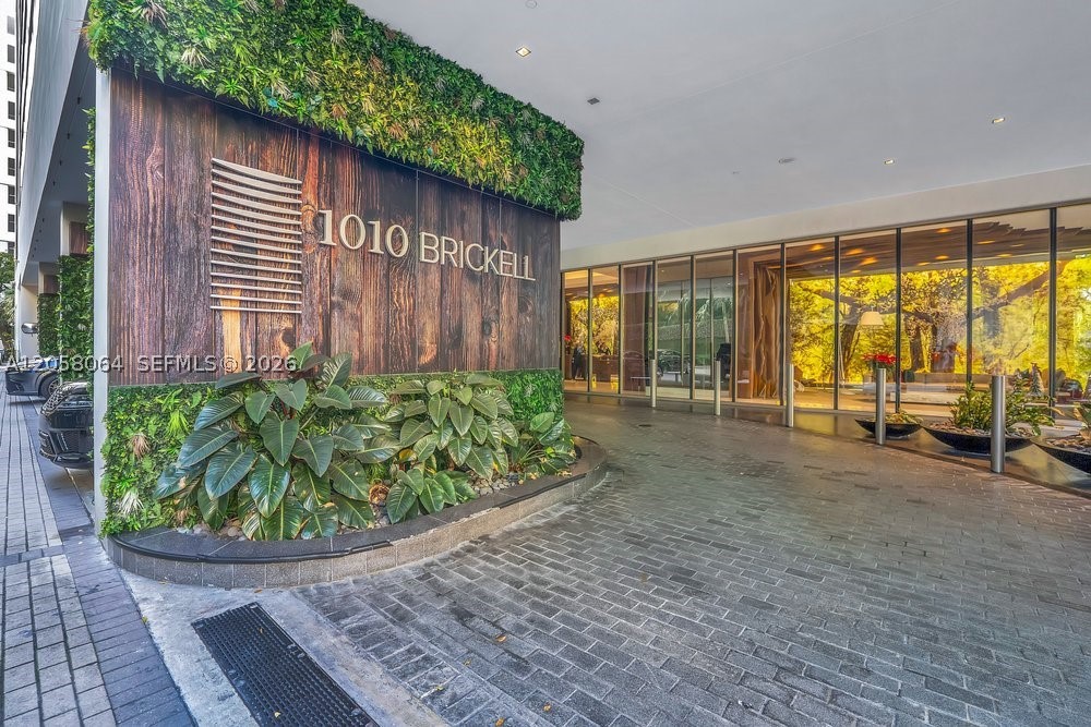 1010 Brickell Ave #1810, Miami FL 33131
