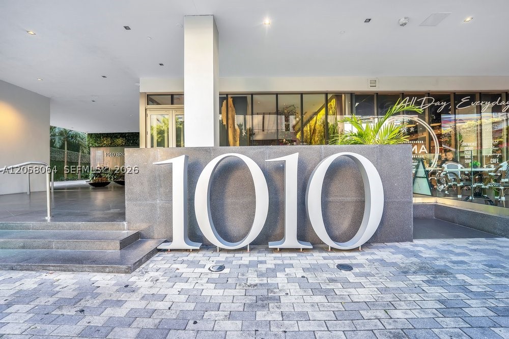 1010 Brickell Ave #1810, Miami FL 33131