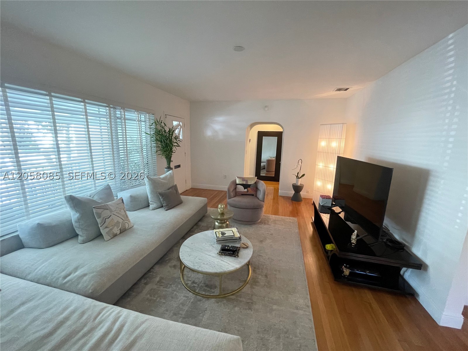 1116 Biarritz Dr, Miami Beach FL 33141