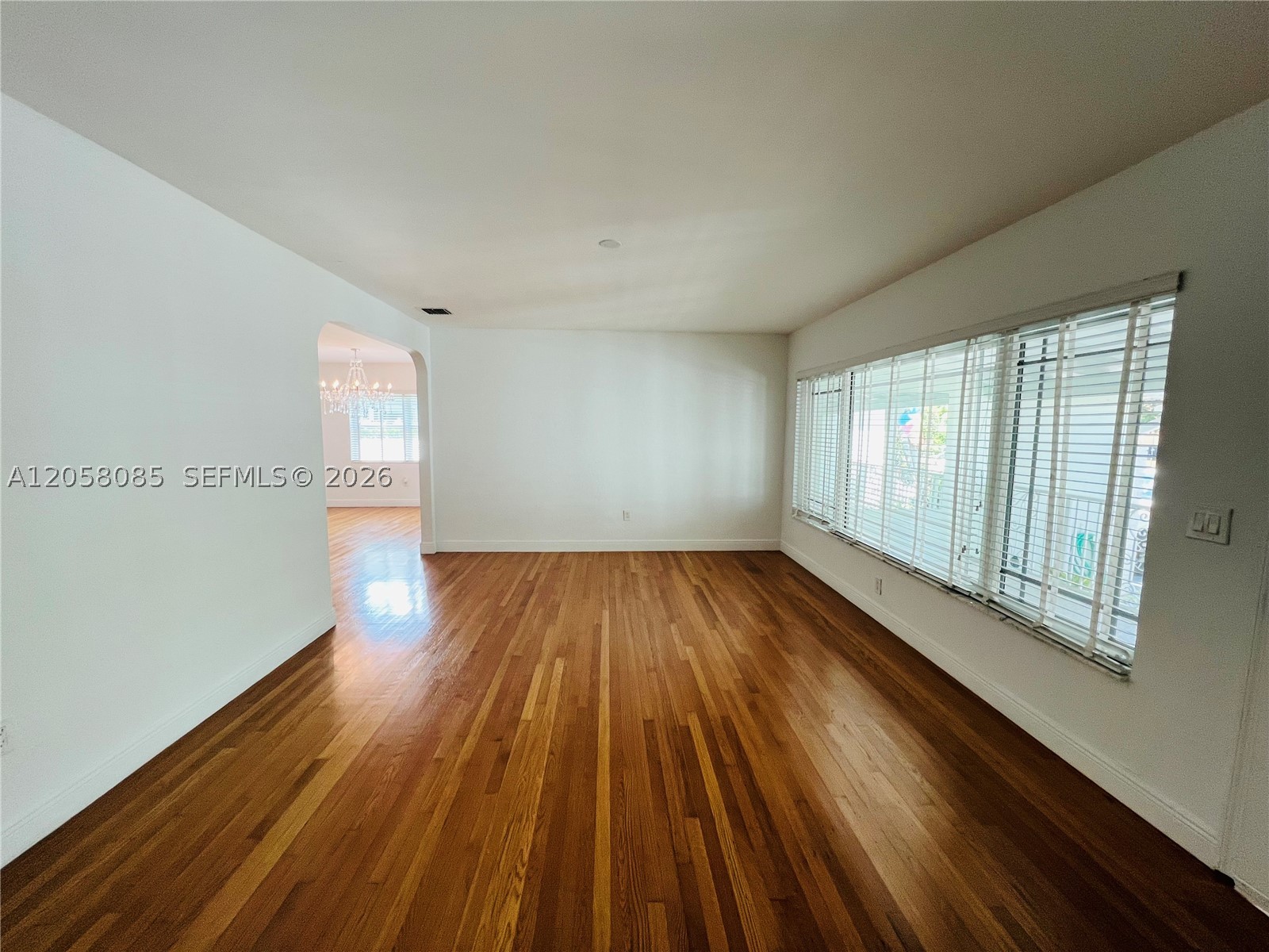 1116 Biarritz Dr, Miami Beach FL 33141