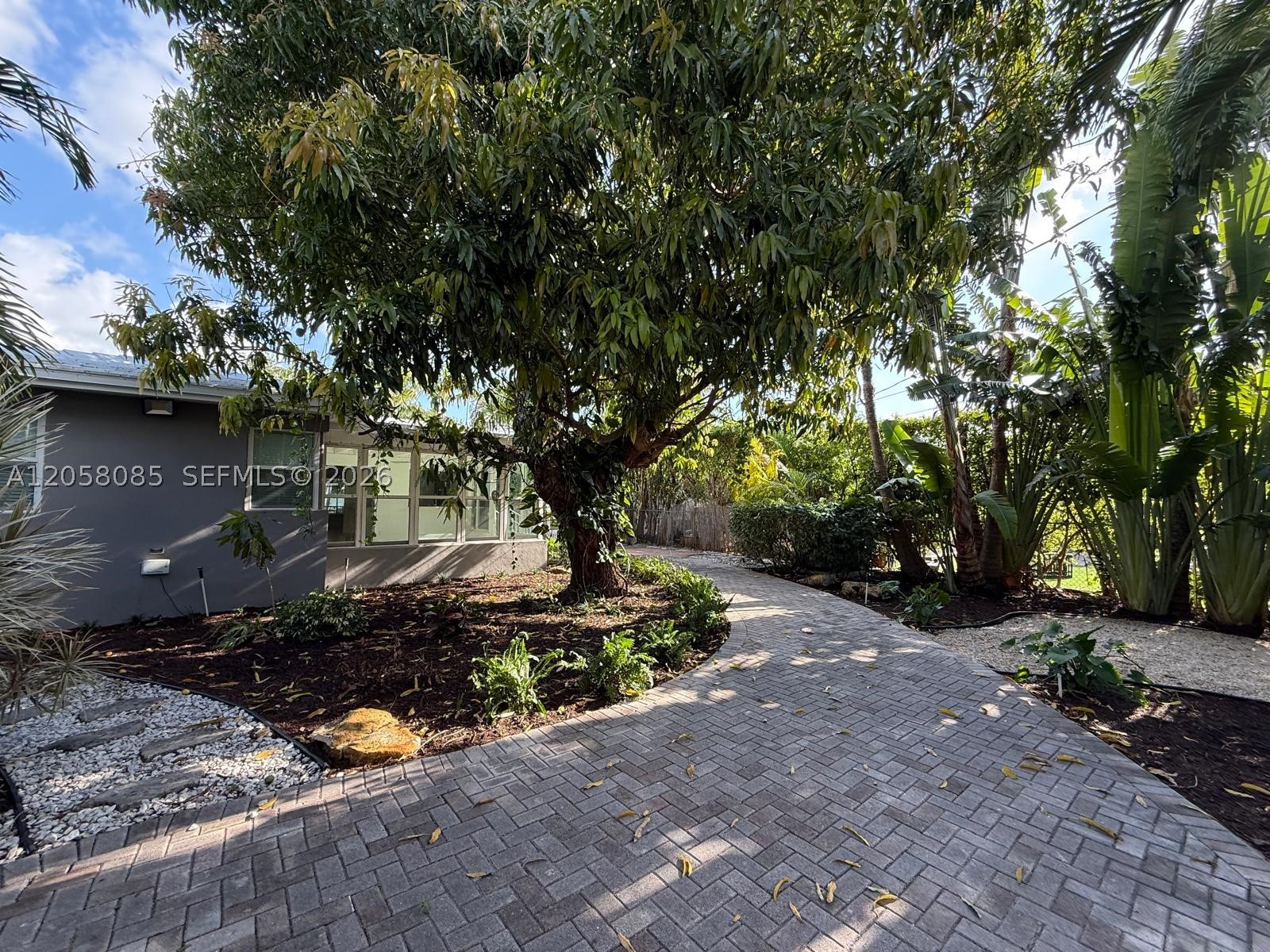 1116 Biarritz Dr, Miami Beach FL 33141