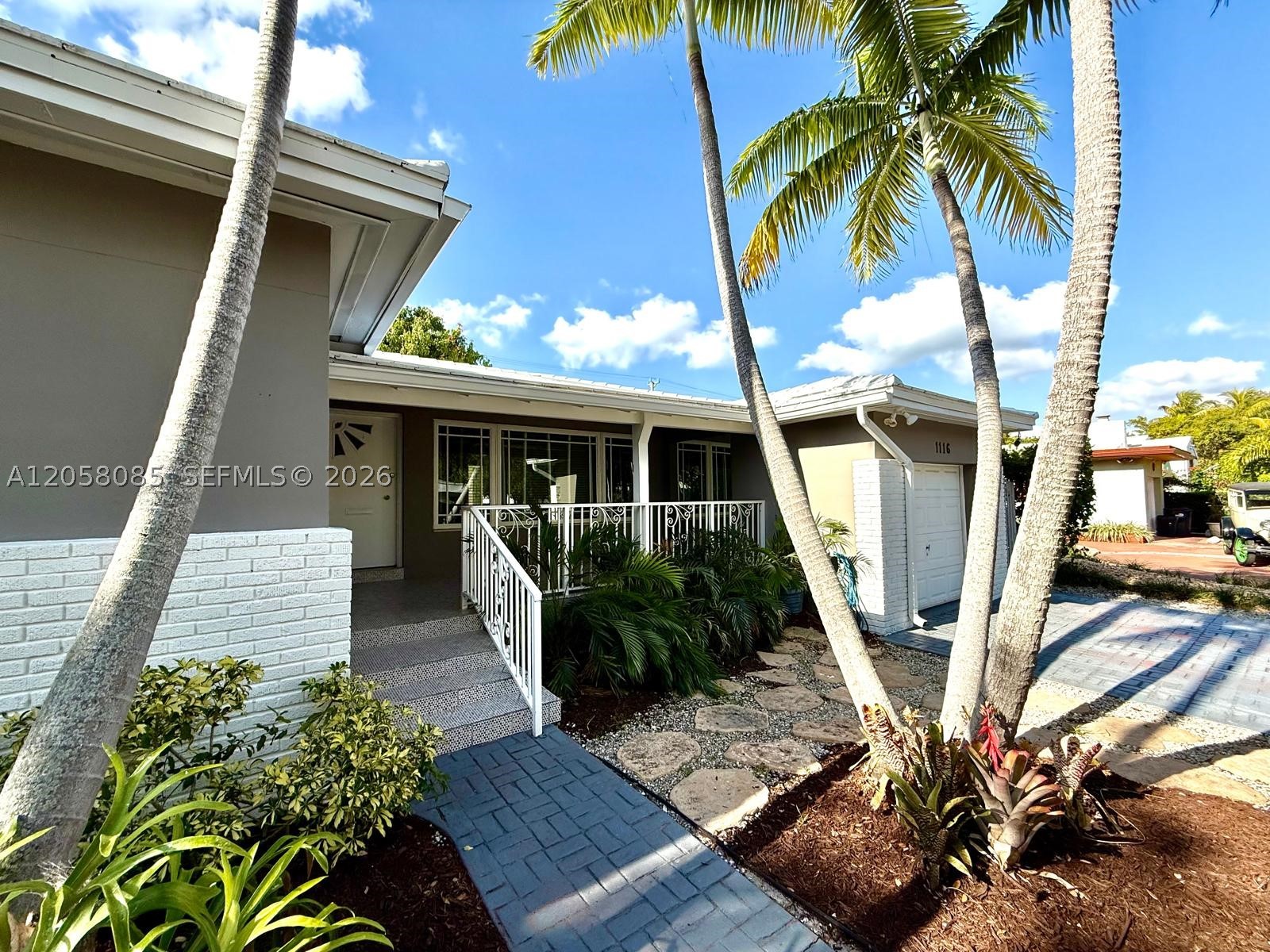 1116 Biarritz Dr, Miami Beach FL 33141