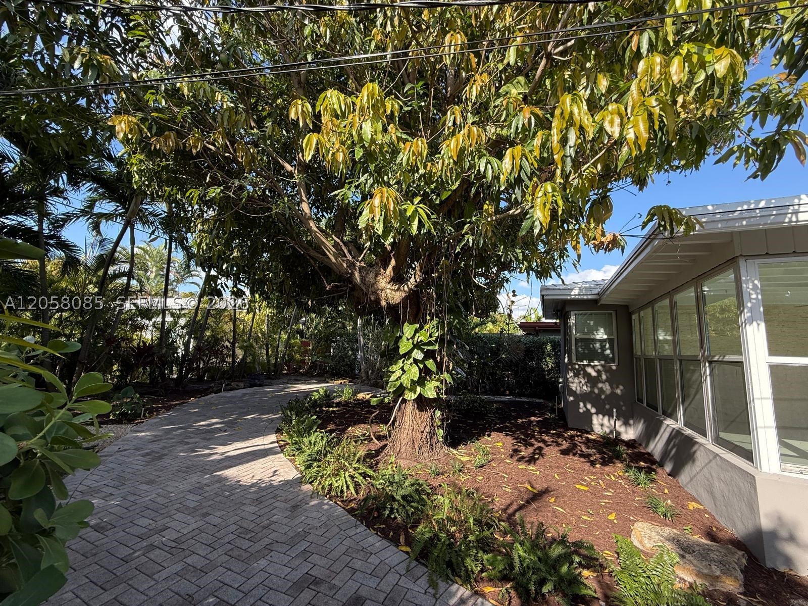 1116 Biarritz Dr, Miami Beach FL 33141