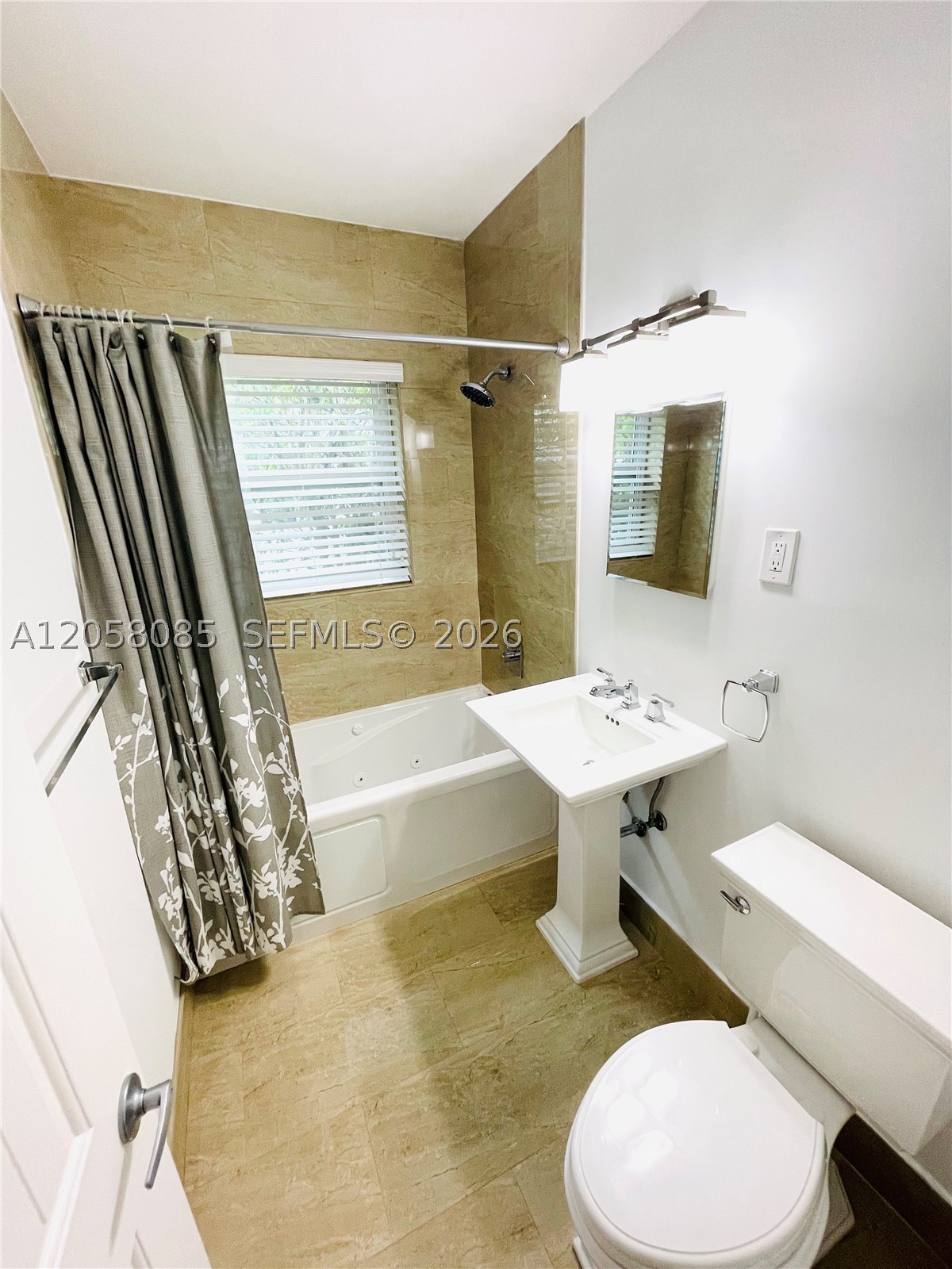 1116 Biarritz Dr, Miami Beach FL 33141