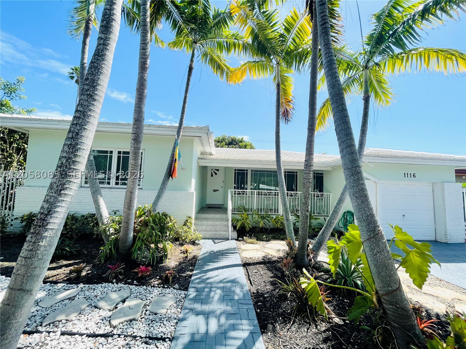 1116 Biarritz Dr, Miami Beach FL 33141