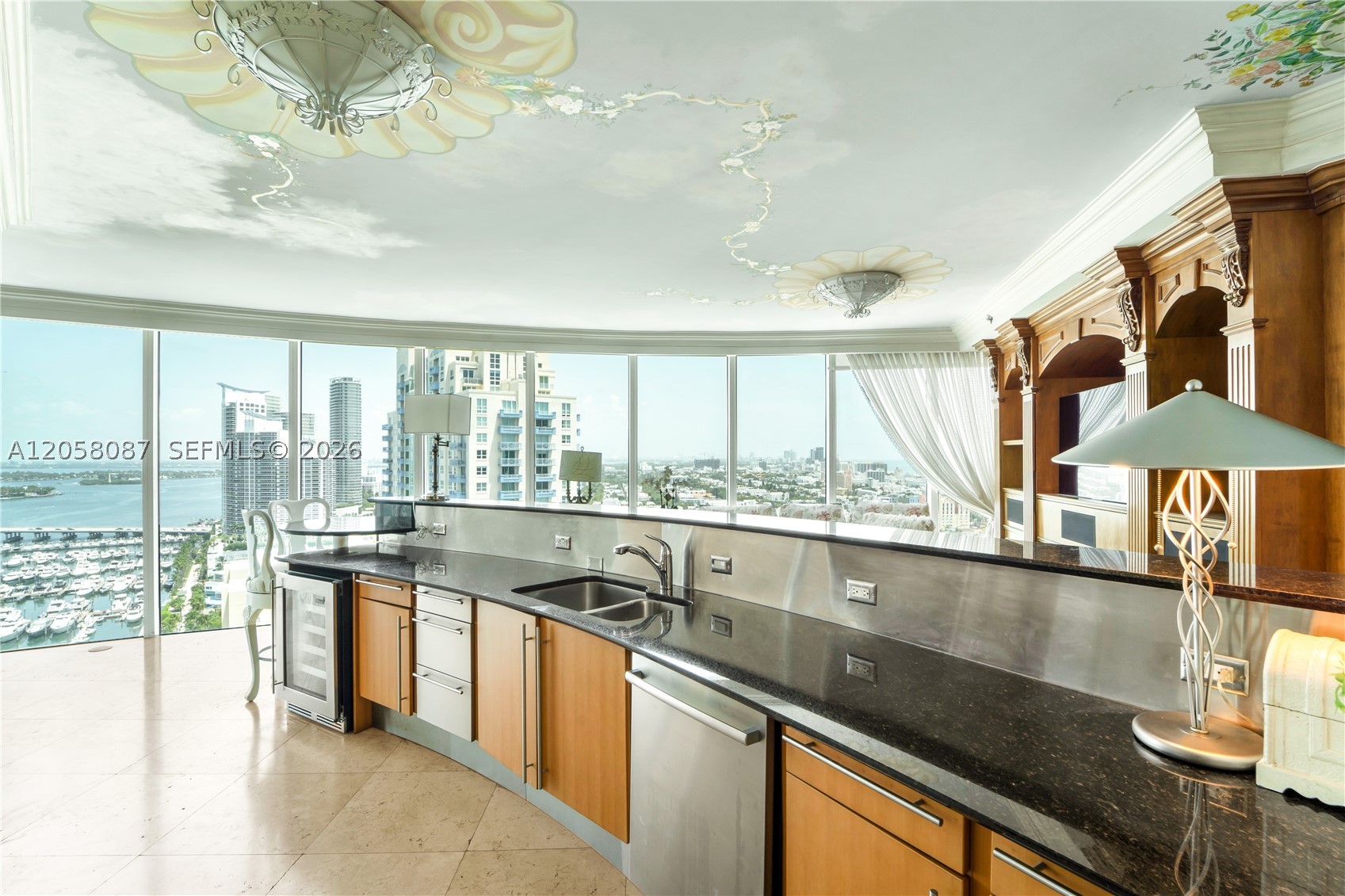1000 S Pointe Dr #2501, Miami Beach FL 33139