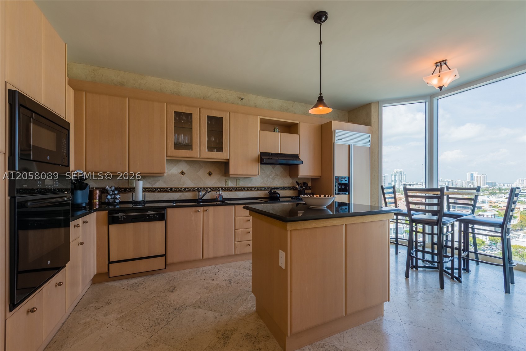 300 S Pointe Dr #1504, Miami Beach FL 33139