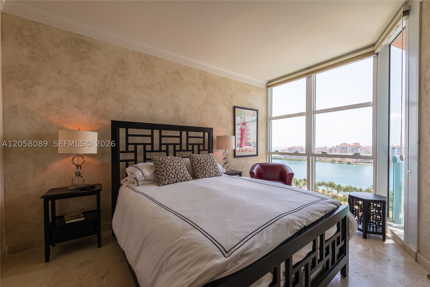 300 S Pointe Dr #1504, Miami Beach FL 33139