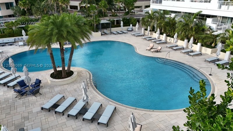300 S Pointe Dr #1504, Miami Beach FL 33139