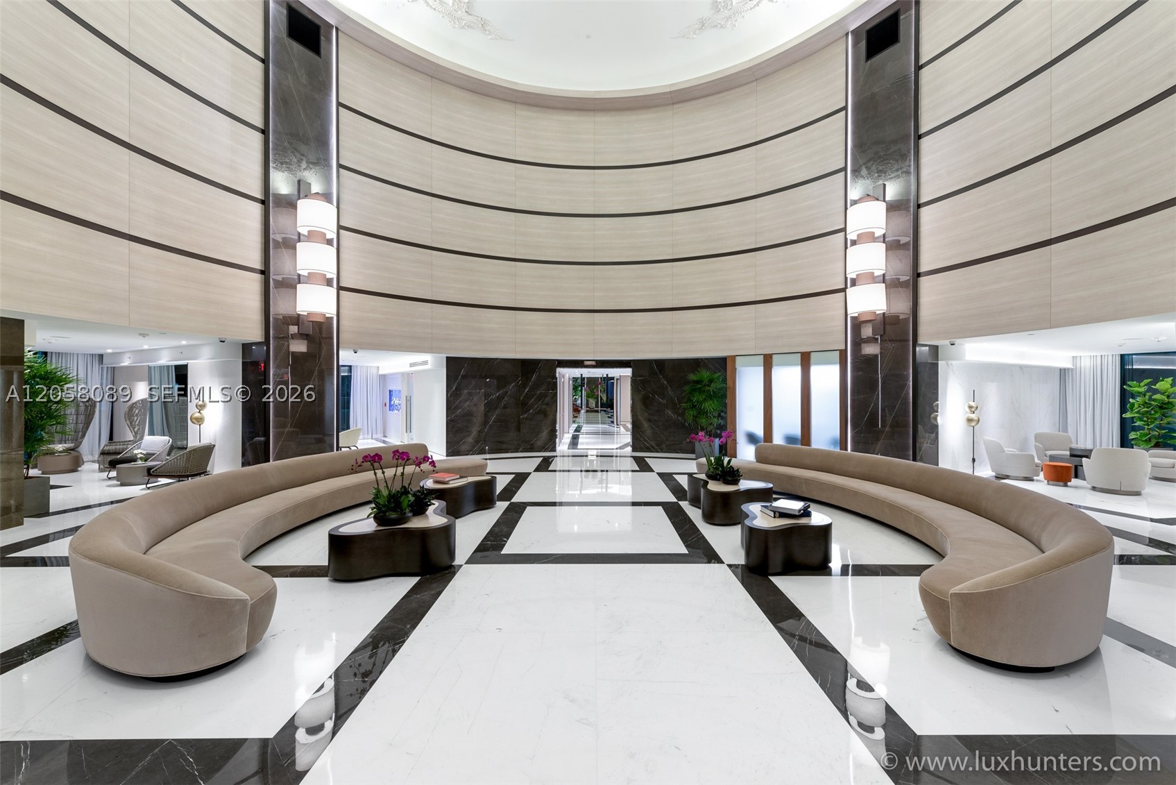 300 S Pointe Dr #1504, Miami Beach FL 33139