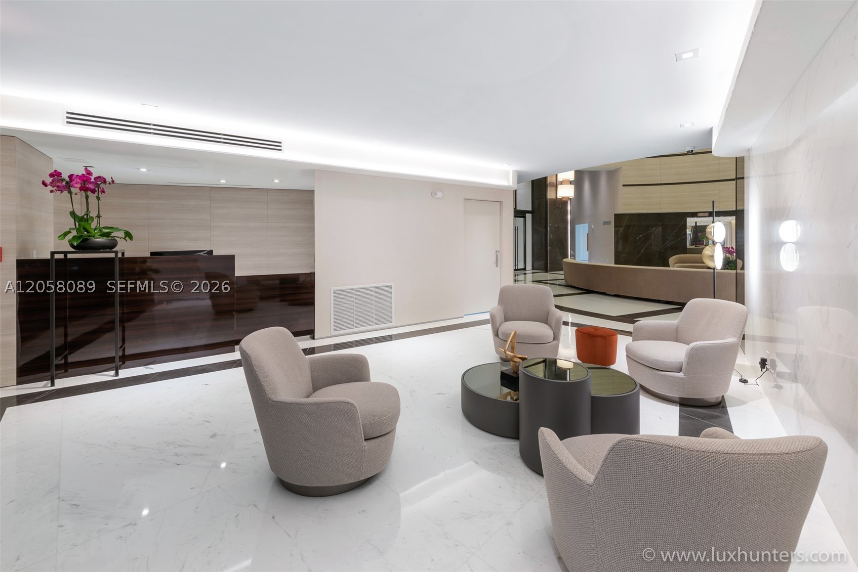 300 S Pointe Dr #1504, Miami Beach FL 33139