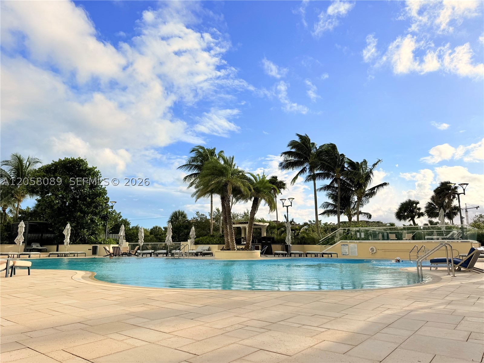 300 S Pointe Dr #1504, Miami Beach FL 33139