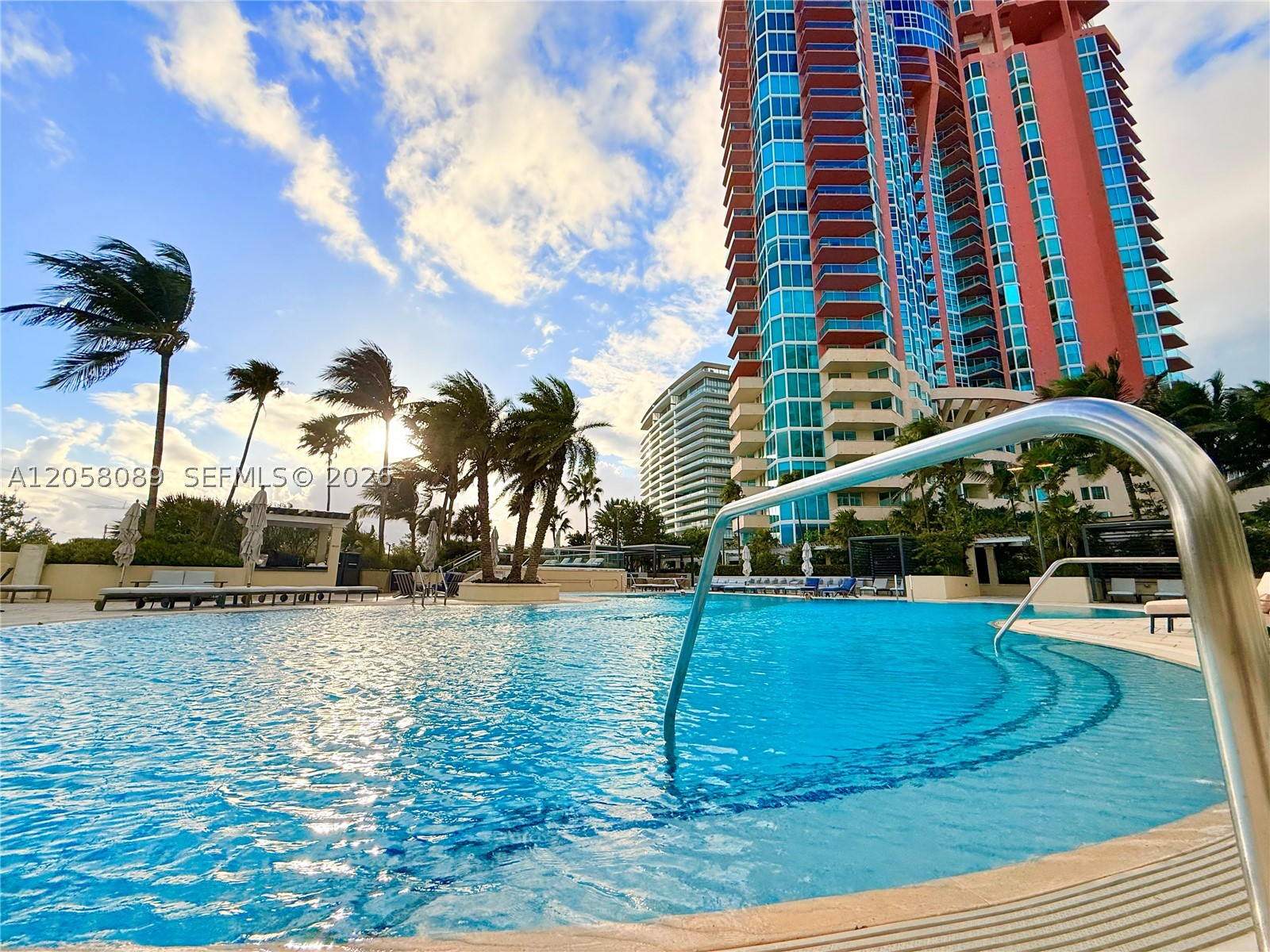300 S Pointe Dr #1504, Miami Beach FL 33139