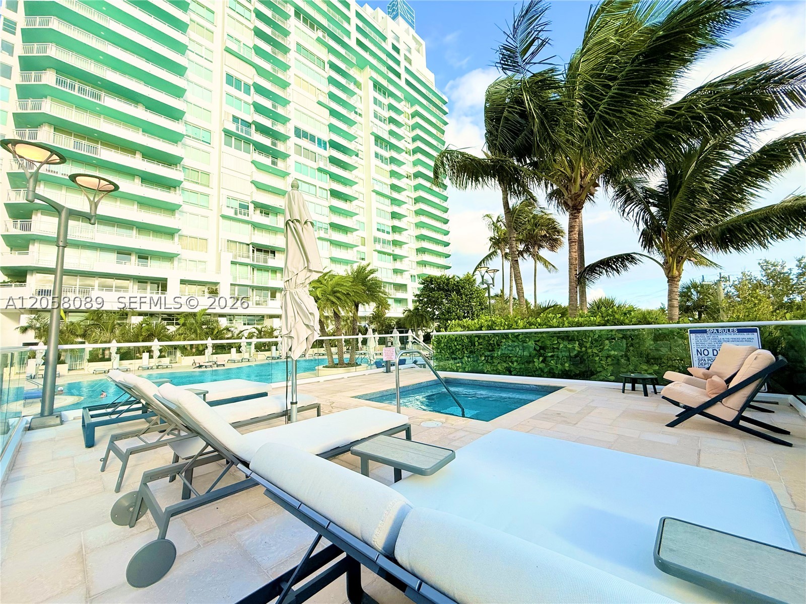 300 S Pointe Dr #1504, Miami Beach FL 33139