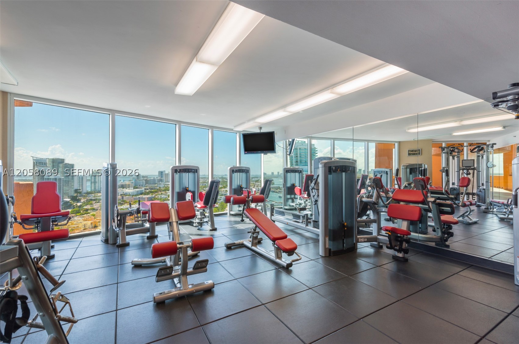 300 S Pointe Dr #1504, Miami Beach FL 33139