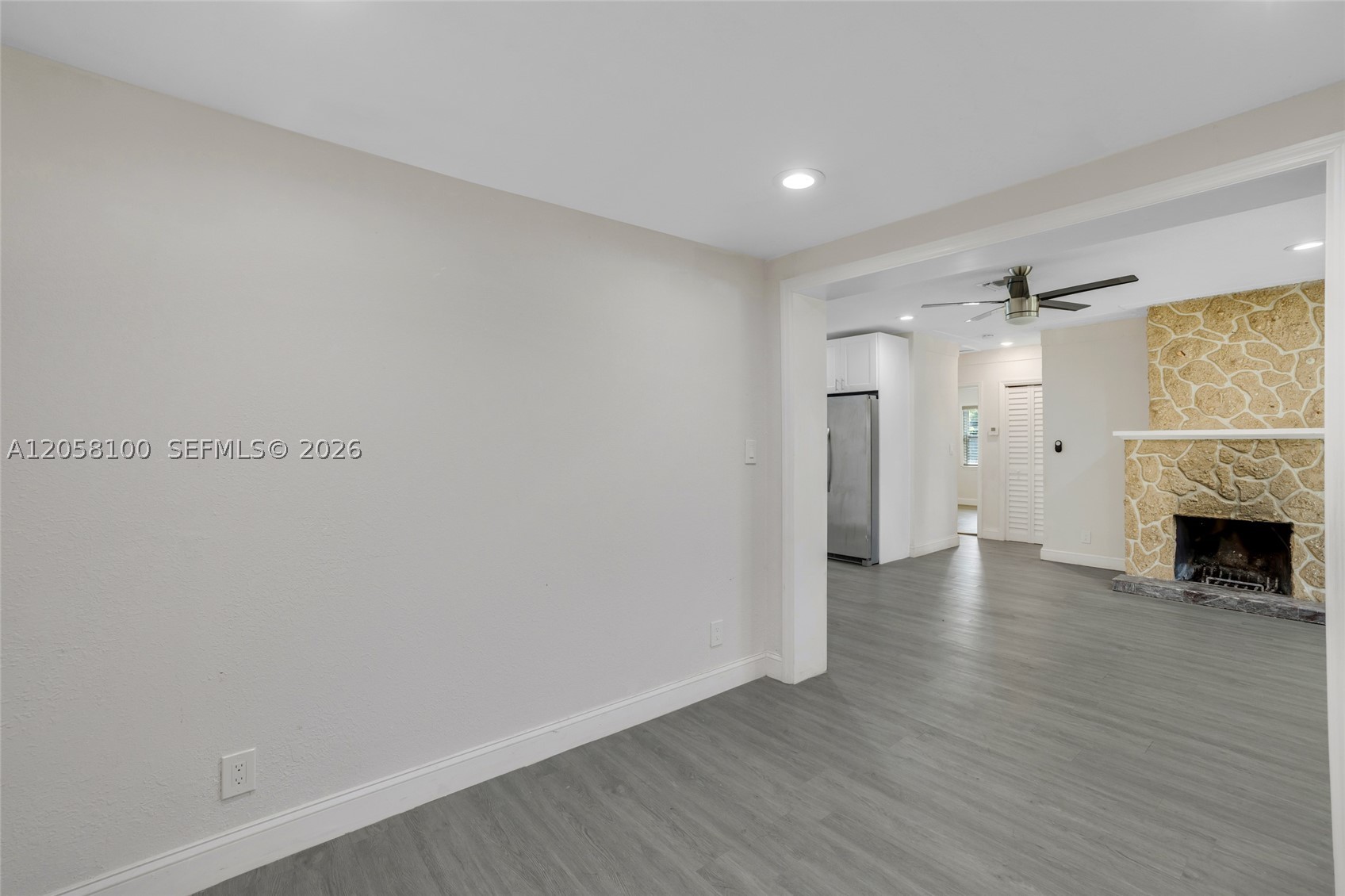 3405 Robbins Rd, Pompano Beach FL 33062