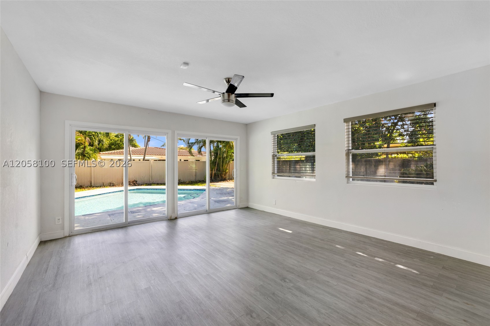 3405 Robbins Rd, Pompano Beach FL 33062