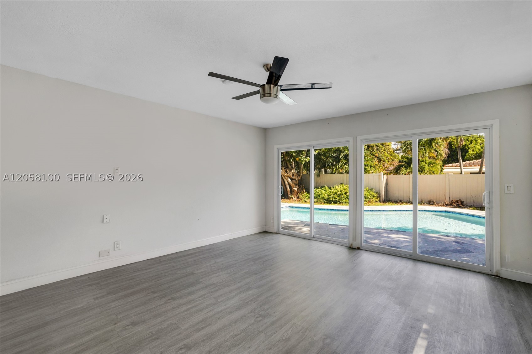 3405 Robbins Rd, Pompano Beach FL 33062