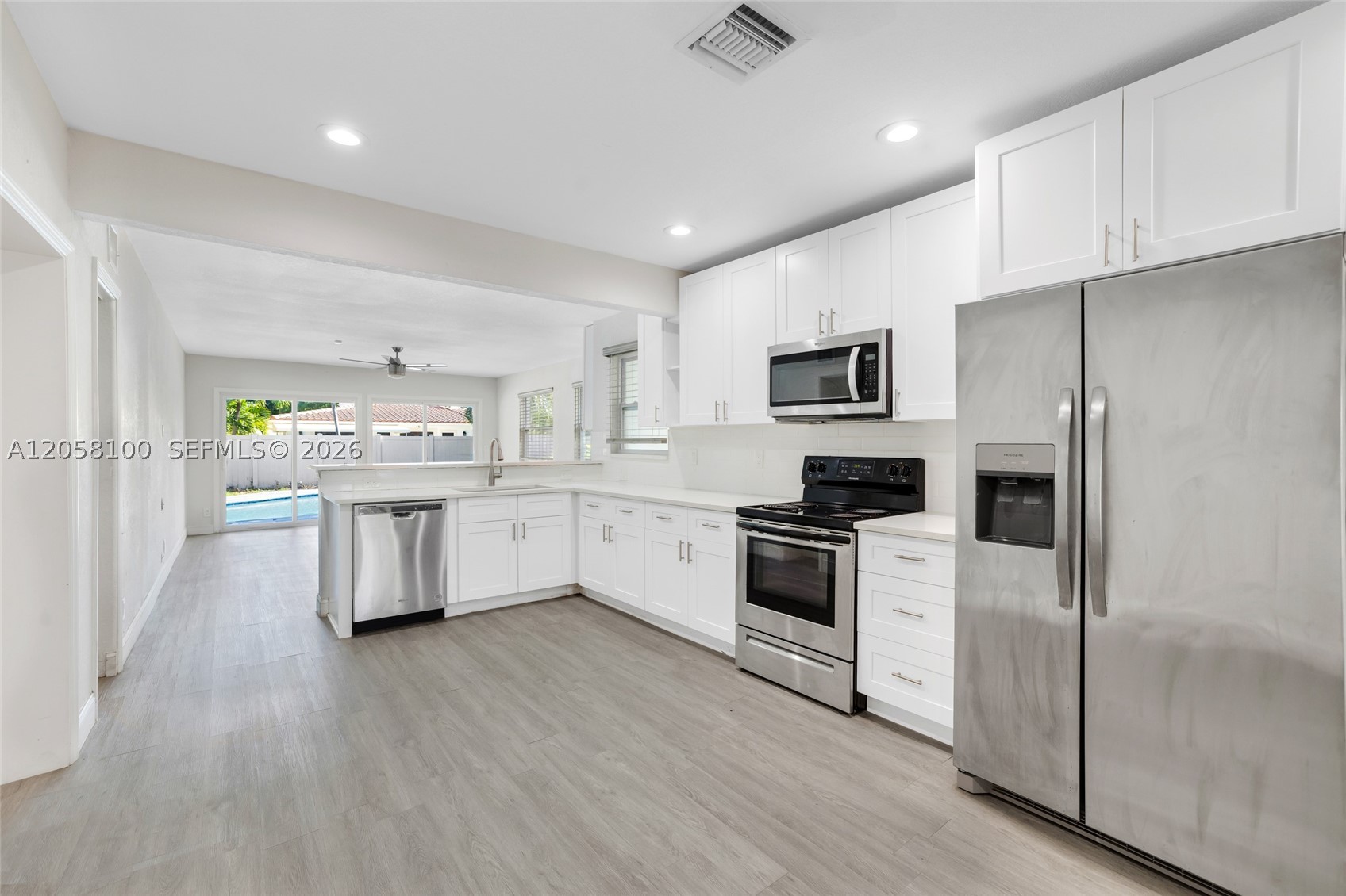 3405 Robbins Rd, Pompano Beach FL 33062