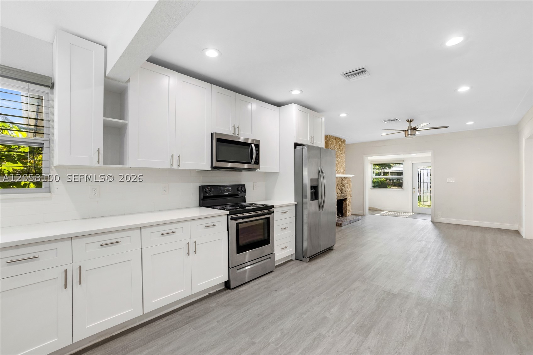 3405 Robbins Rd, Pompano Beach FL 33062