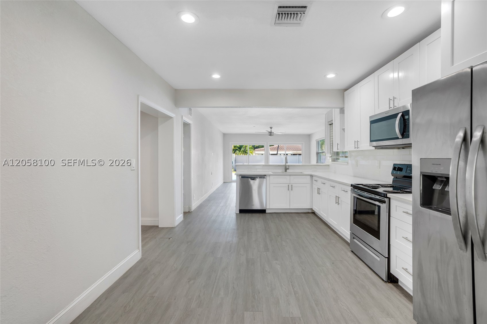 3405 Robbins Rd, Pompano Beach FL 33062