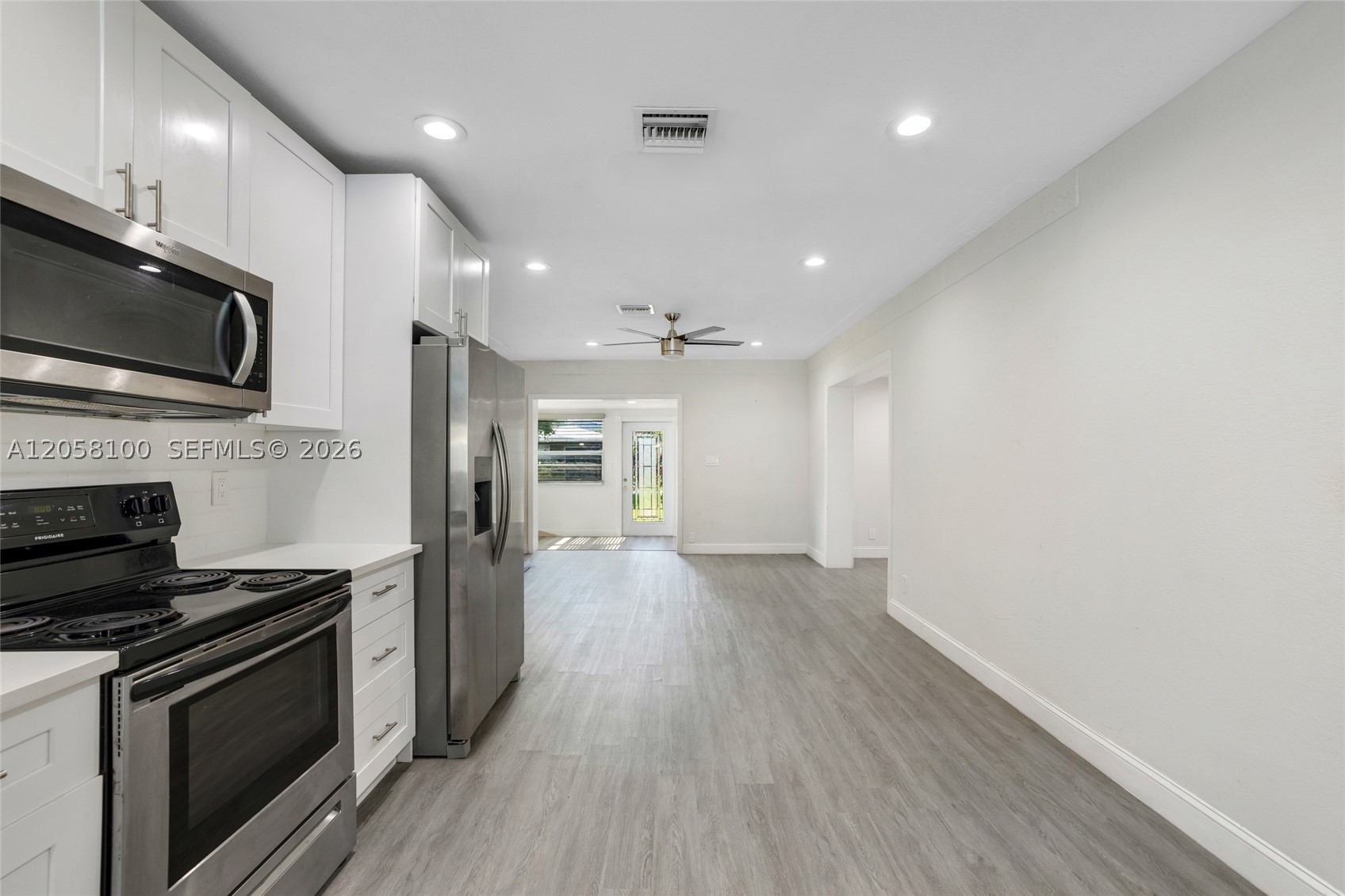 3405 Robbins Rd, Pompano Beach FL 33062