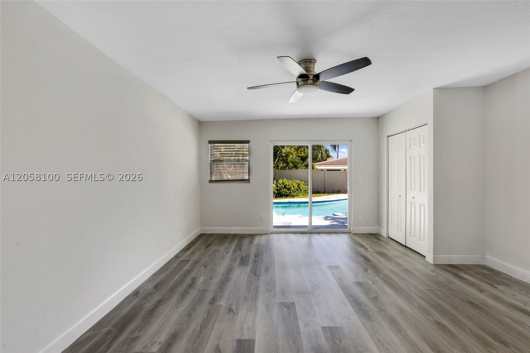 3405 Robbins Rd, Pompano Beach FL 33062