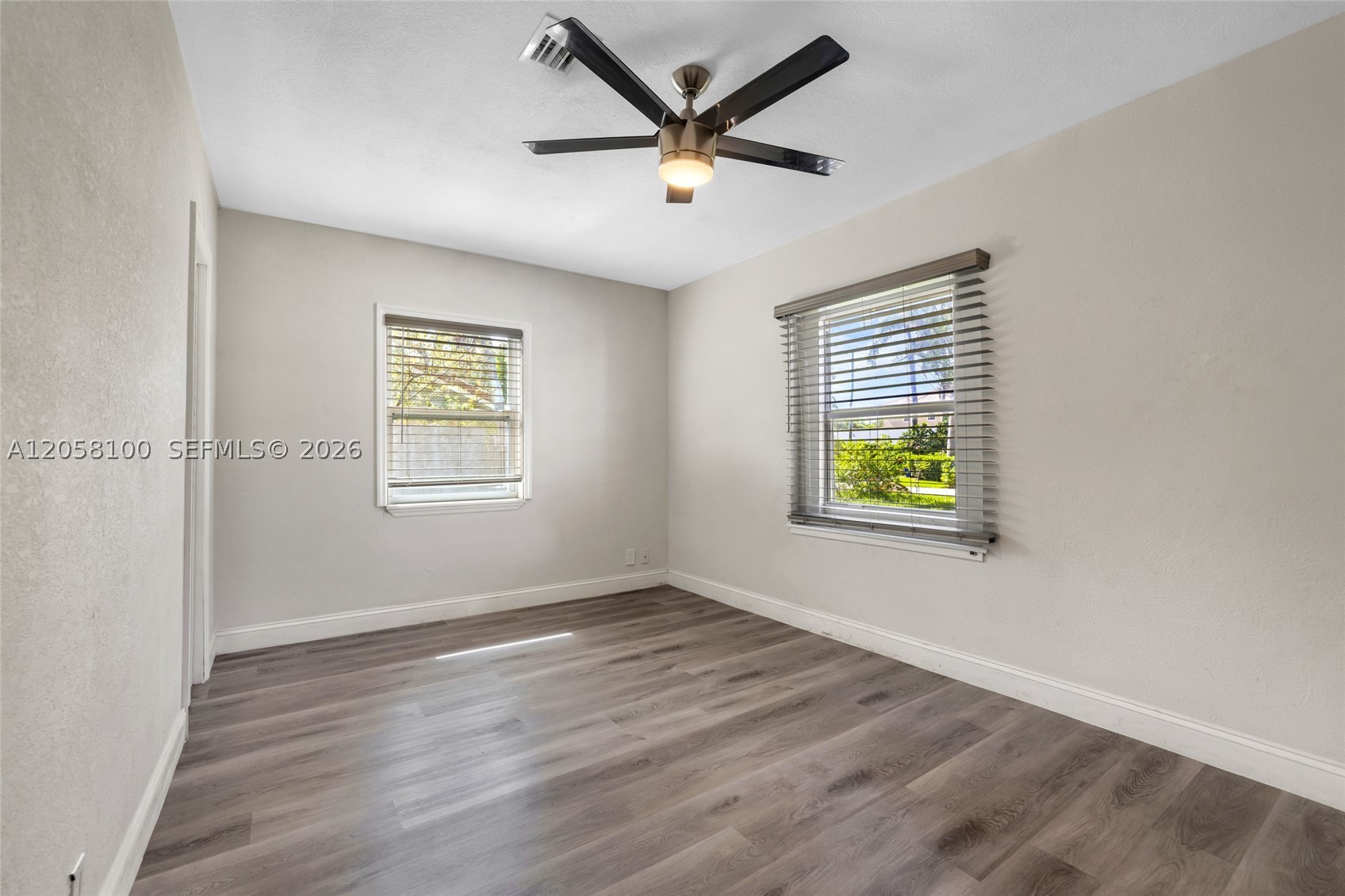 3405 Robbins Rd, Pompano Beach FL 33062