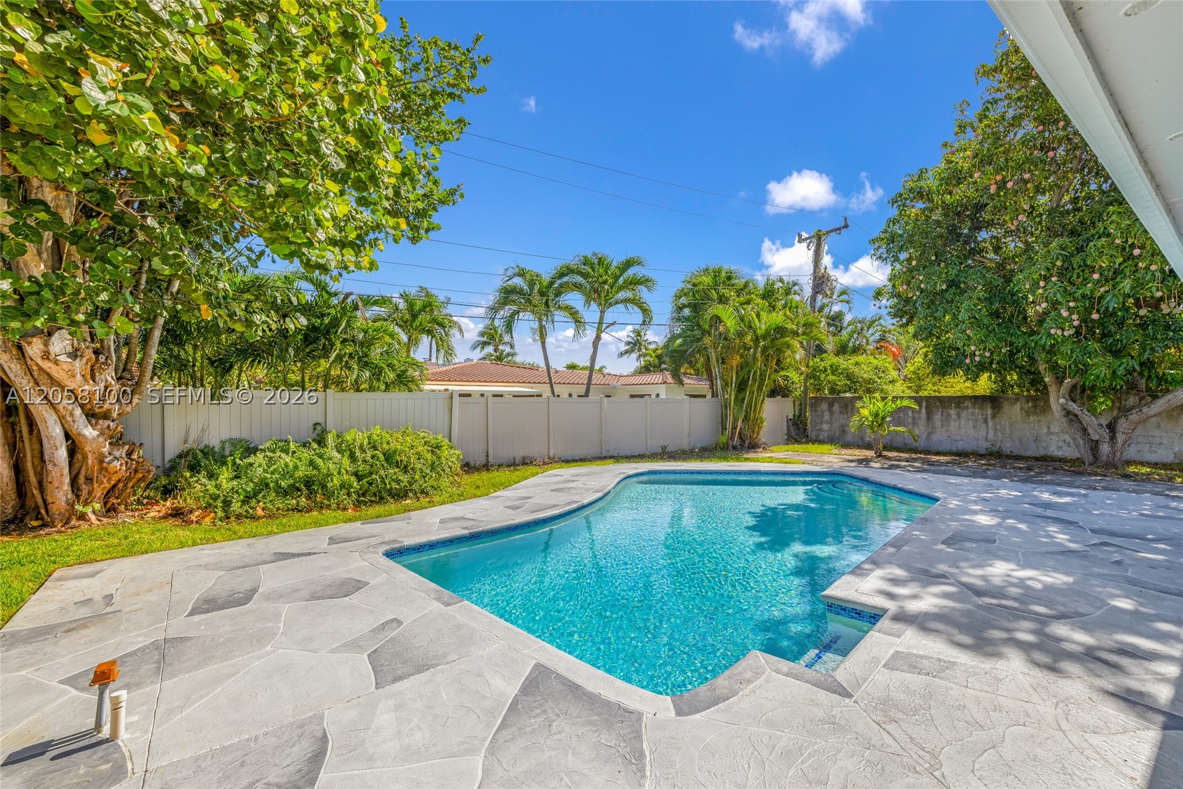 3405 Robbins Rd, Pompano Beach FL 33062