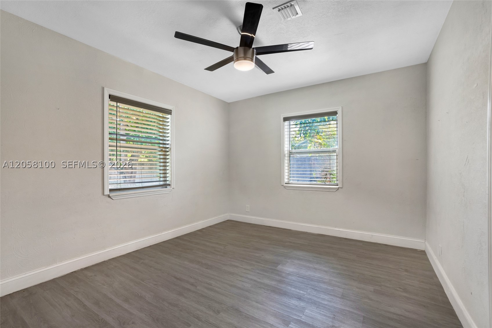 3405 Robbins Rd, Pompano Beach FL 33062