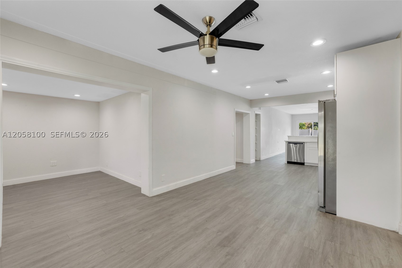 3405 Robbins Rd, Pompano Beach FL 33062