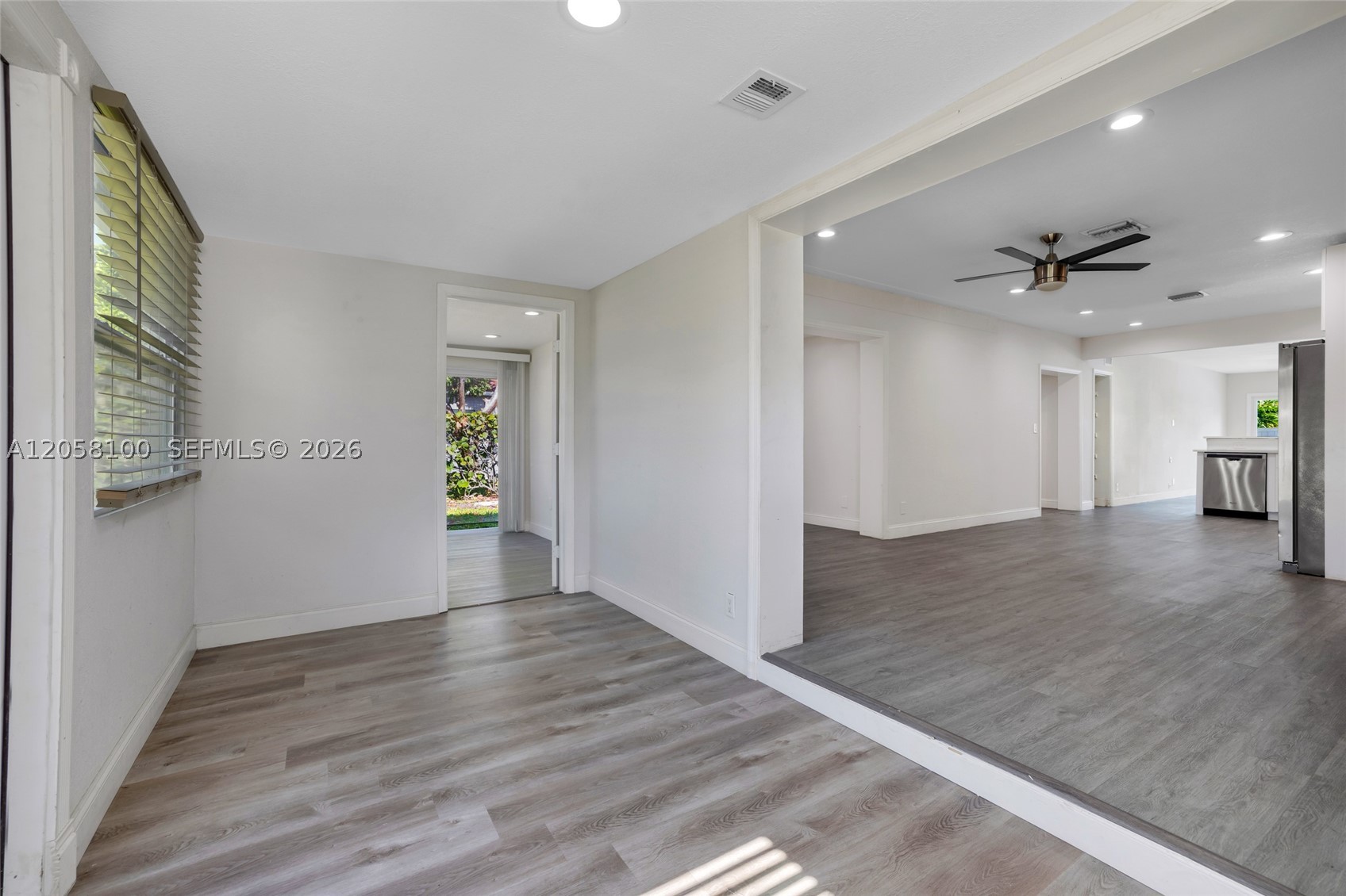 3405 Robbins Rd, Pompano Beach FL 33062