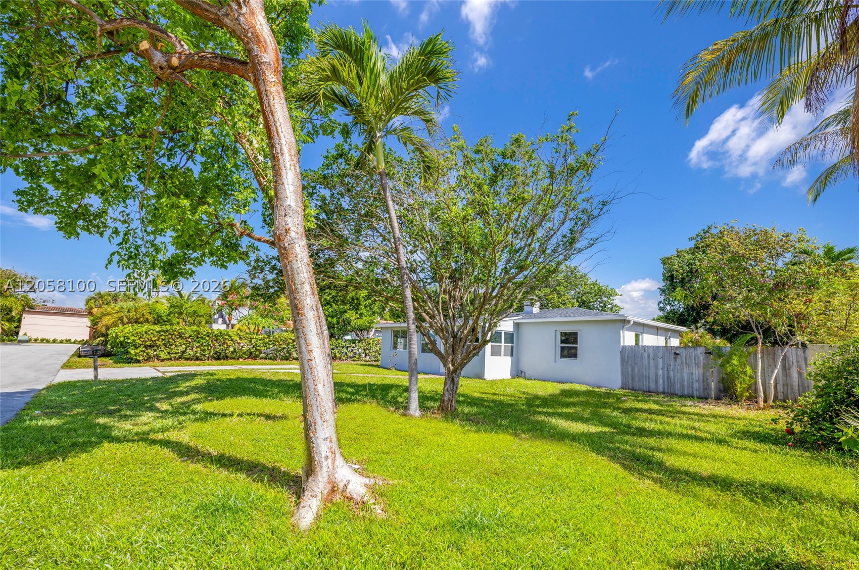 3405 Robbins Rd, Pompano Beach FL 33062