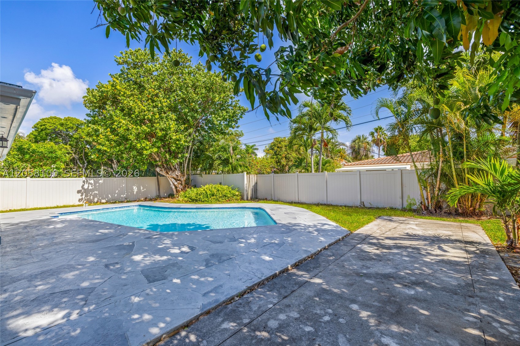 3405 Robbins Rd, Pompano Beach FL 33062