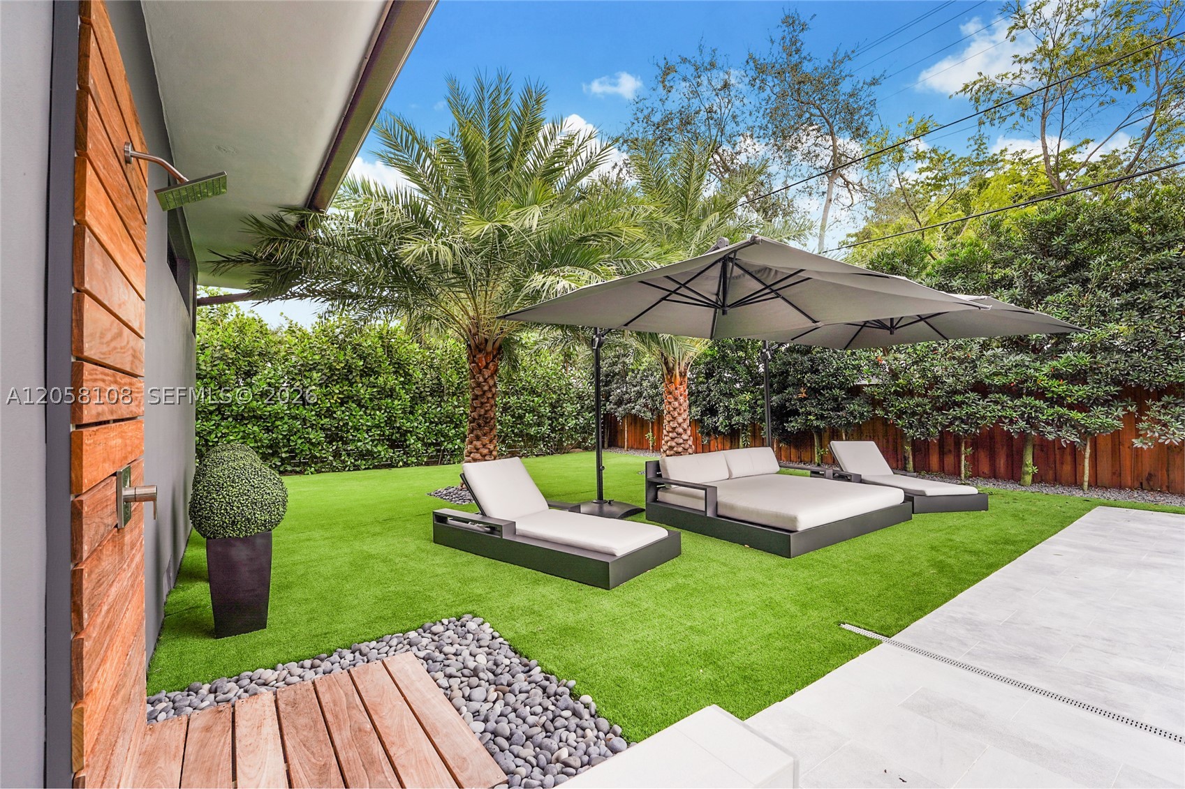60 Shore Dr W, Miami FL 33133