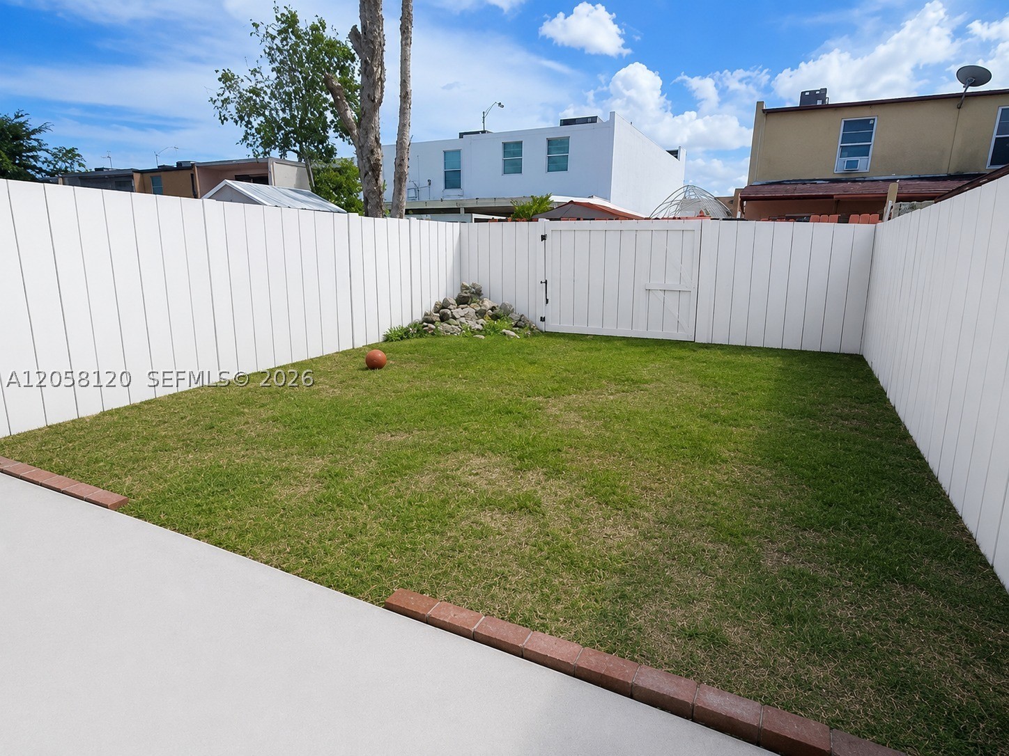 932 W 80th Pl #0, Hialeah FL 33014