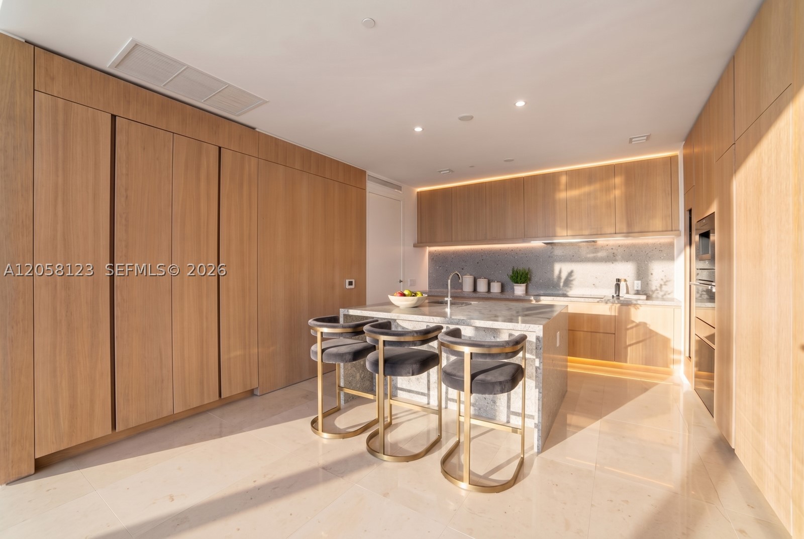 8701 Collins Ave #701, Miami Beach FL 33154