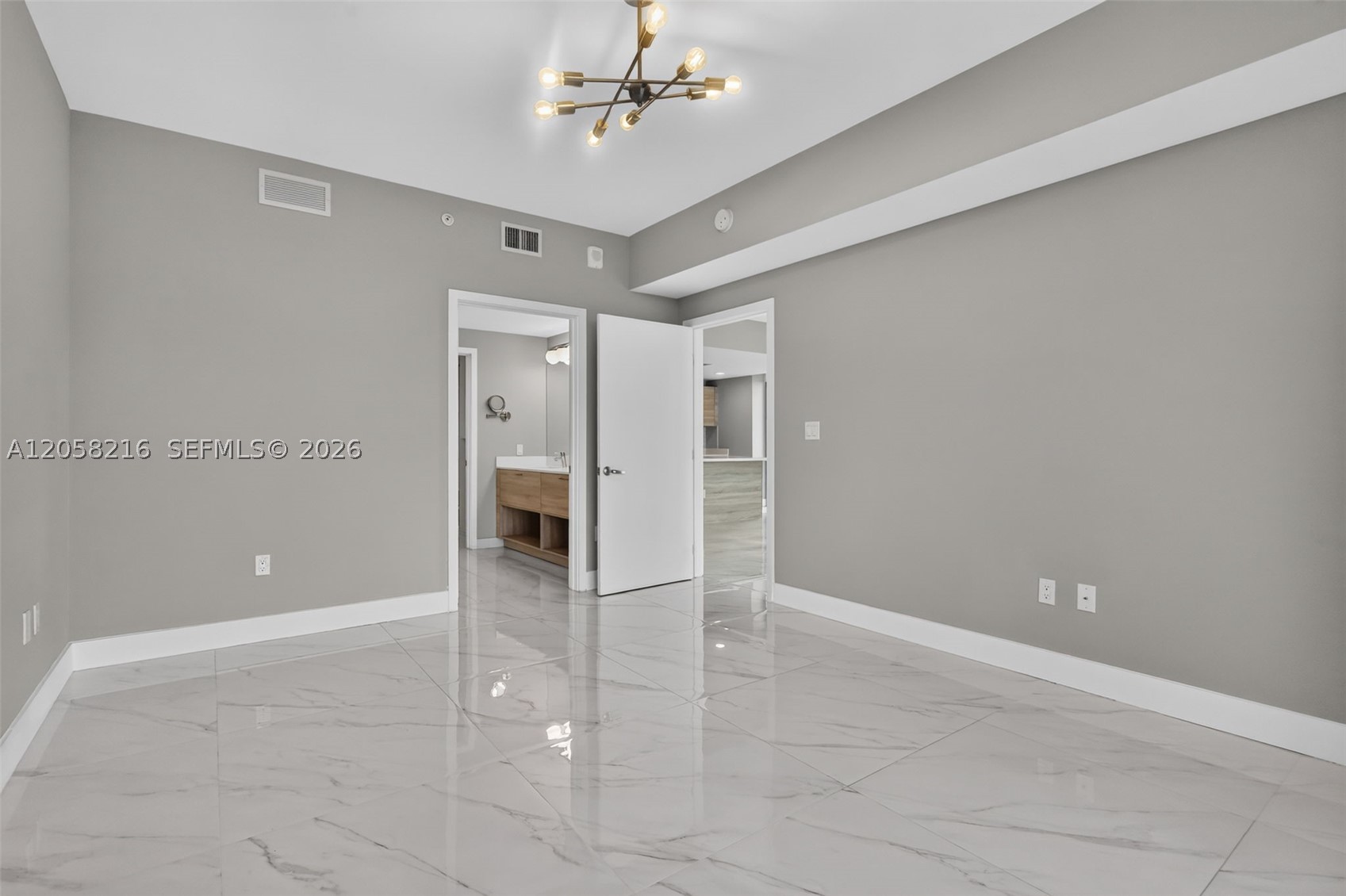 16385 Biscayne Blvd #1215, North Miami Beach FL 33160