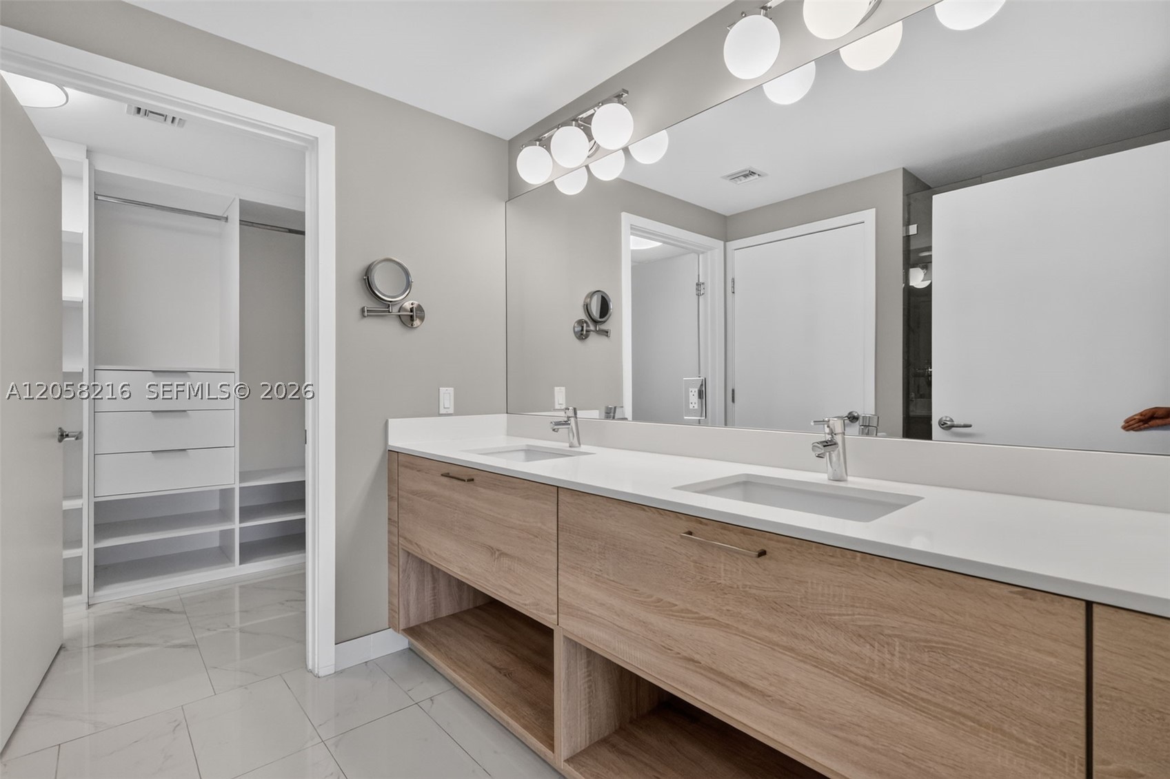 16385 Biscayne Blvd #1215, North Miami Beach FL 33160