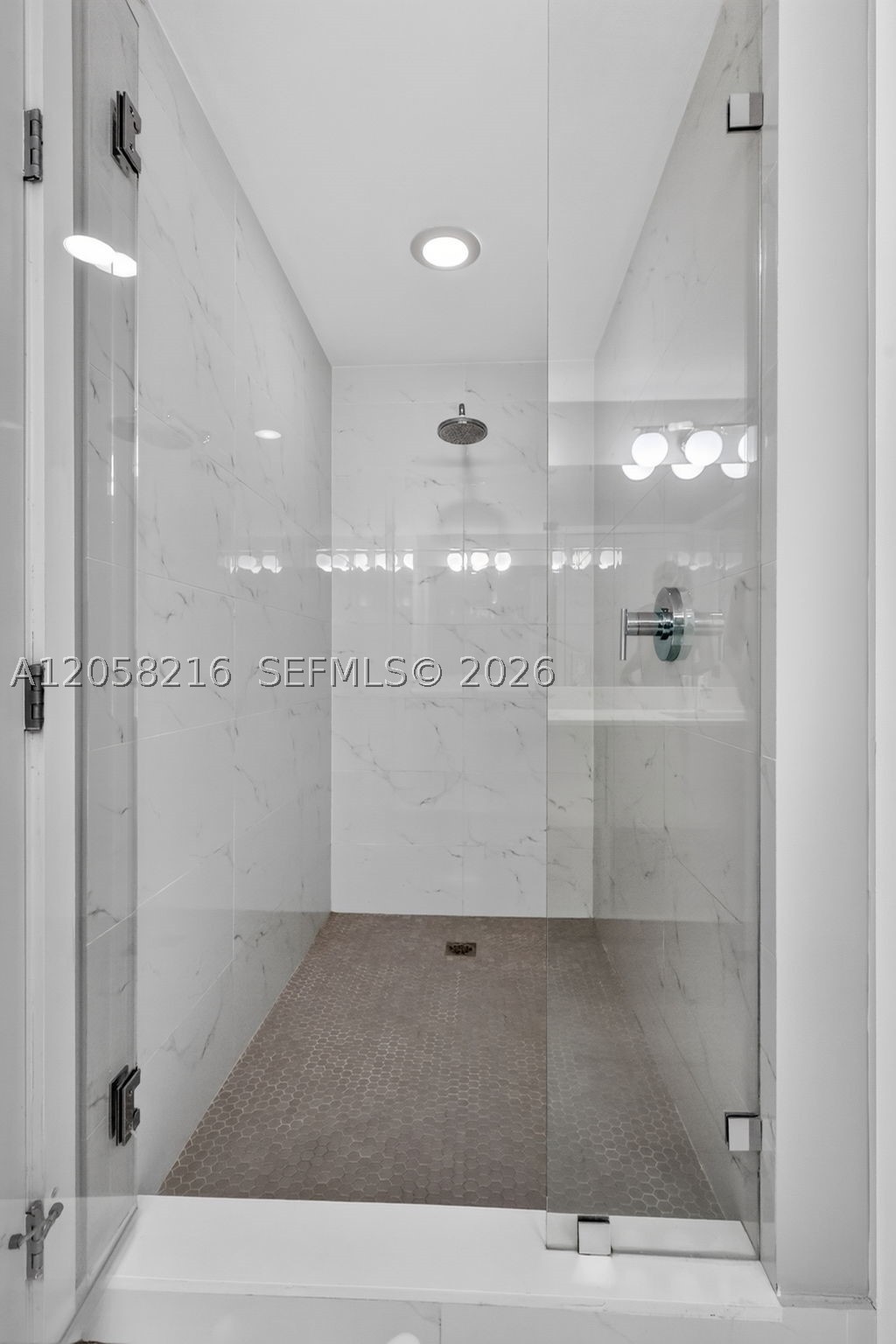 16385 Biscayne Blvd #1215, North Miami Beach FL 33160