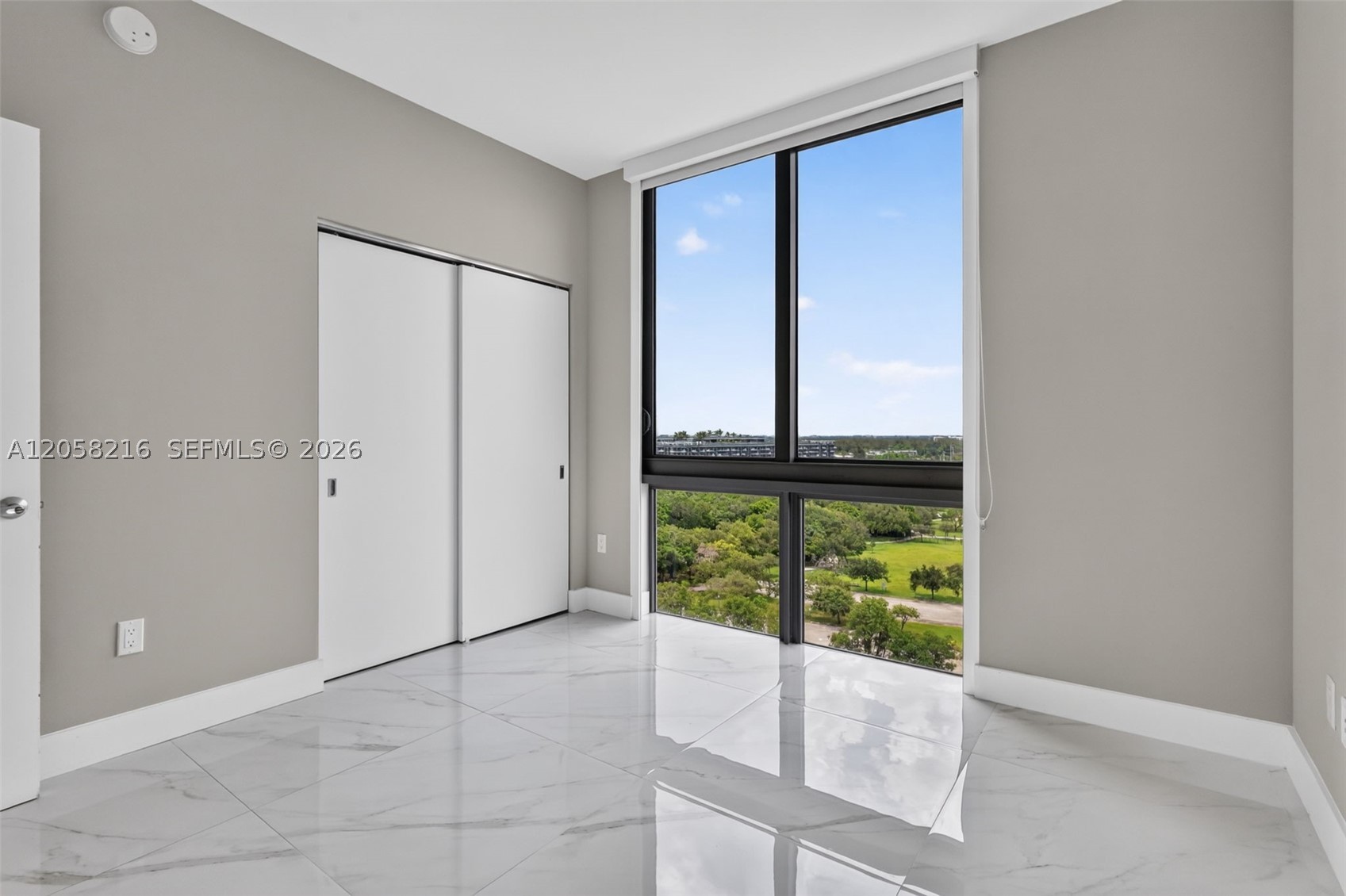 16385 Biscayne Blvd #1215, North Miami Beach FL 33160